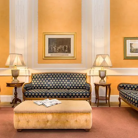 Отель La Fortezza Флоренция